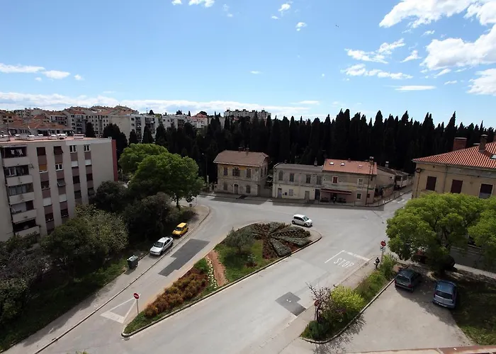 Διαμέρισμα Viribus *