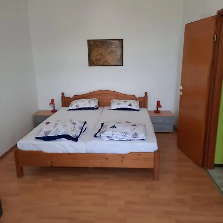 Viribus Apartman Póla